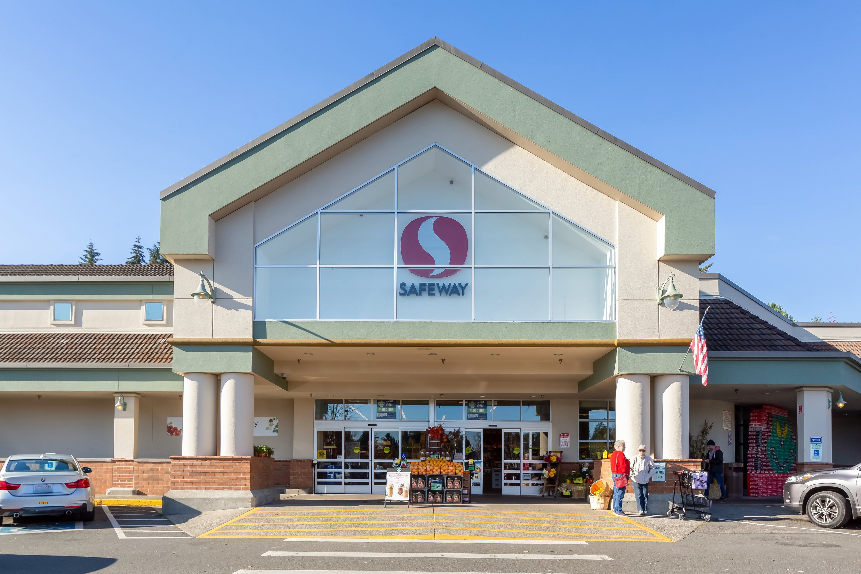 Regency Acquires Island Village Shopping Center on Bainbridge Island